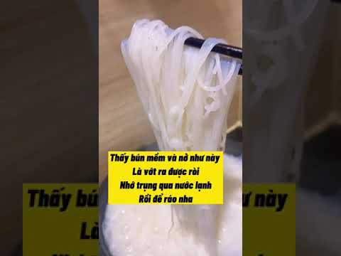 Bún nấu với Bò và Cà Chua theo công thức mẹ chỉ