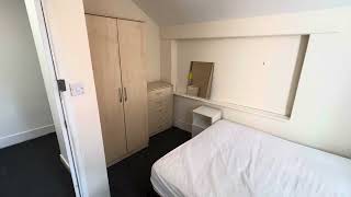 Download lagu En-suite bedroom in shared property mp3