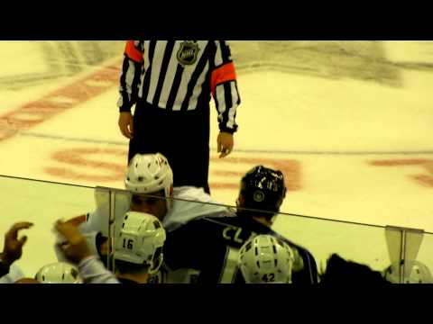 la kings clifford fight v oilers at staples 12-24-2010