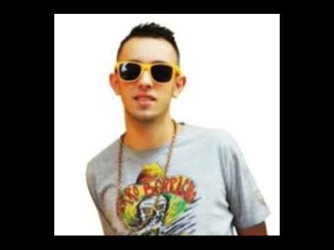 MC Phe Cachorrera e MC Kevinho - Aí eu Lembro do Corpinho Dela