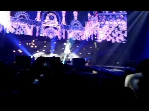 [FANCAM] Special Stage Hyorin ft Soohyun (at Music Bank in Paris 09.02.12)