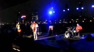 que pasa lola - alex cuba convida tulipa ruiz