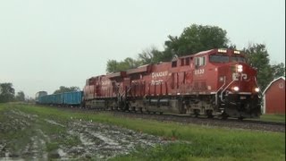 preview picture of video 'Canadian Pacific train during hailstorm in Sewal, IA - 7/2/13'