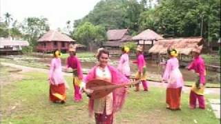 Download lagu Oud Girl from Malaysia Ampuk uk Bulan... mp3