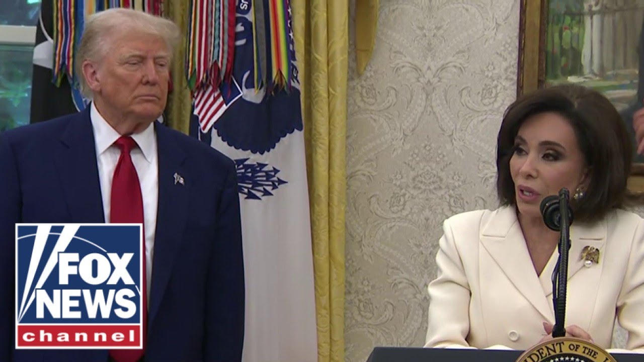 Trump oversees Jeanine Pirro's swearing-in ceremony