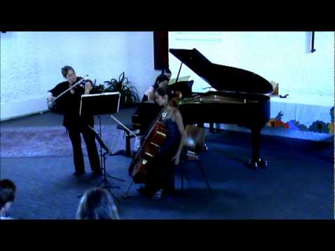 Trio Vernalis plays Ravel Trio - passacaille (extrait)