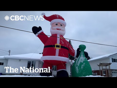 #TheMoment a 40-foot inflatable Santa spread Christmas cheer in Timmins, Ont.