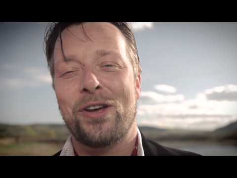 Sjekkekongen - Ola Uteliggers (Offisiell video)