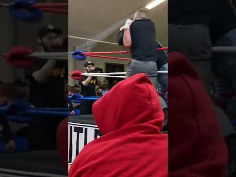 Charles Mason suffocates Beef! (Limitless Wrestling) #shorts #wrestling