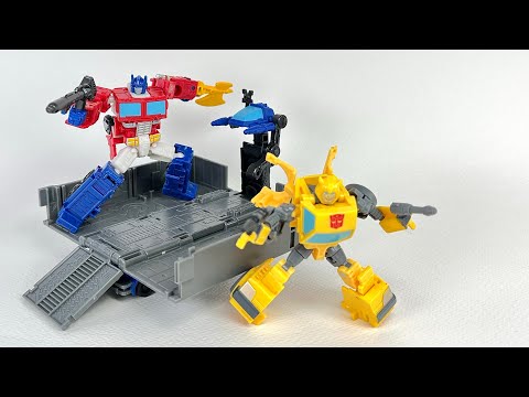 Cool Mini Figures!!! Transformers LEGACY Evolution Core Class Optimus Prime with Trailer & Bumblebee