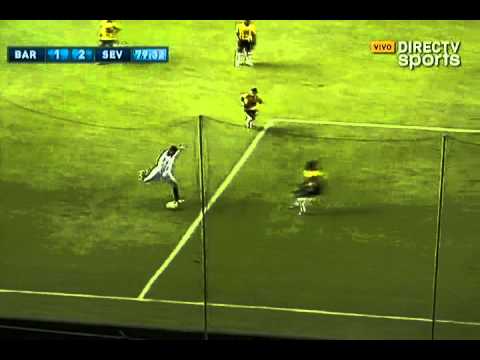 DIRECTV Sports™ - Jairo marcó el 2-1 de Sevilla contra Barcelona en la COPA EUROAMERICANA