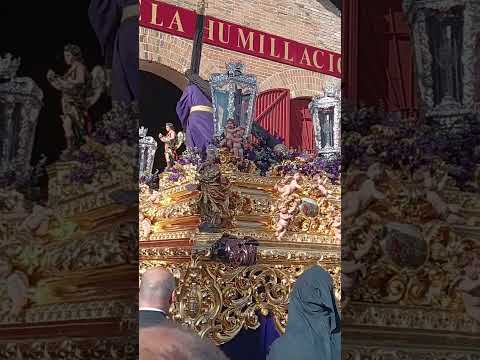 De dónde viene el capirote, el tradicional gorro de Semana Santa | BBC Mundo