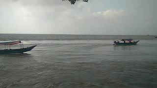 preview picture of video 'পদ্মা ও মেঘনার মিলন হয়েছে যেখানে। চাঁদপুর মোহনা। Three Rivers Assembly'