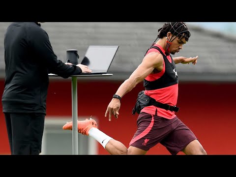 Neuro11: Brain training with the Liverpool squad | 'Innovative thinking is what gives you the edge'