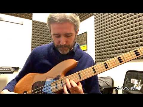 Minitutorial - Come fare gli accordi sul basso - Giacomo Lampugnani @ NAM