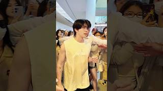 Download lagu [Today]Boom wear sunglass, Excuse me sir? 👀😽💖#bl #thaibl #smartboom #topform #shorts mp3