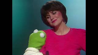 The Muppet Show - 523: Linda Ronstadt - “When I Grow Too Old to Dream (1981)