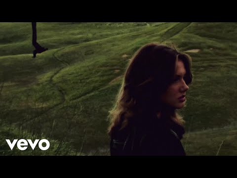 Kate Peytavin - something's off (Visualizer)