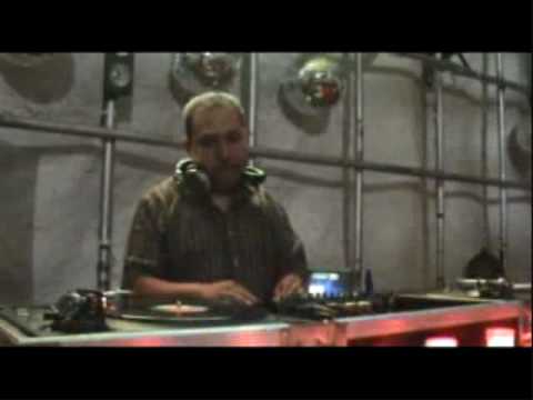 DJ ISRAEL MERCADO EN VALENTINO 22 DE MAYO 2/2.wmv