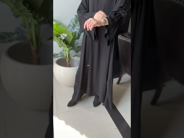 عباية بمطاط زم على الجوانب والاكمام