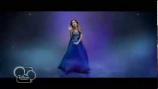 VideoClip Martina Stoessel canta All&#39;Alba Sorger Libre Soy en italiano