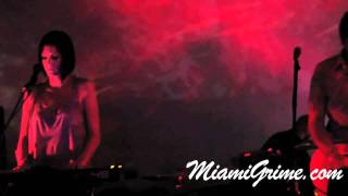 Phantogram interview & 10,000 claps (Live) @ The Electric Pickle