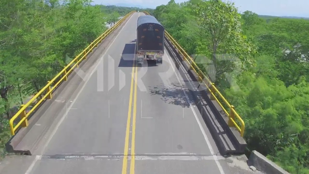 Tractomula en carretera