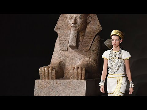 Chanel | Pre-Fall 2018/2019 Full Show