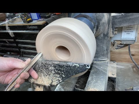 Woodturning a Maple Log: FINDING unexpected REDS in the GRAIN!!!
