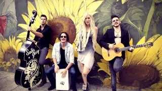 Jenny and The Mexicats - Flor (Vídeo Oficial)