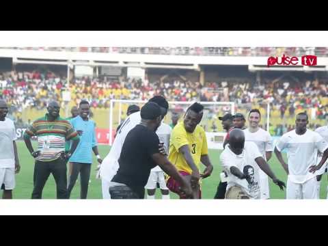 Asamoah Gyan & Adebayor dancing with Gasmilla to Telemo! 2015