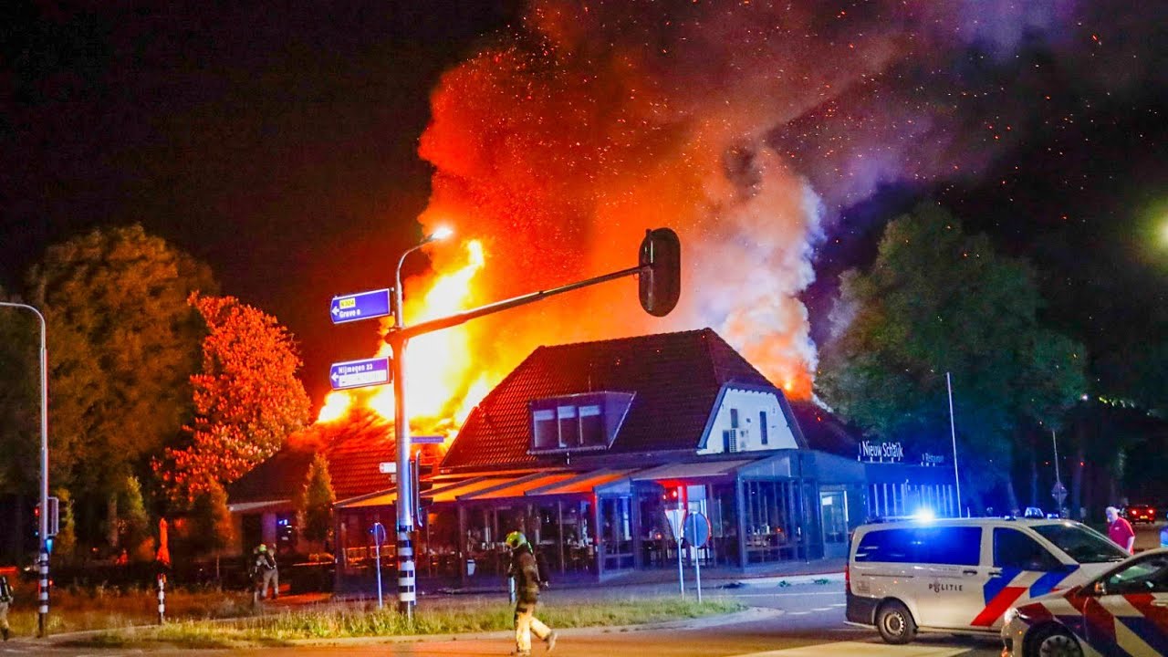 Grote uitslaande brand in restaurant aan Rijksweg in Schaijk