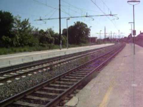 Partenza Ale 724 e Taf in stazione a Centallo il 14 Maggio 2012