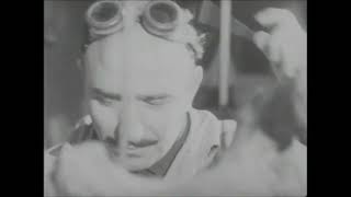 El escultor Leo Vinci en su taller del Barrio de La Boca.