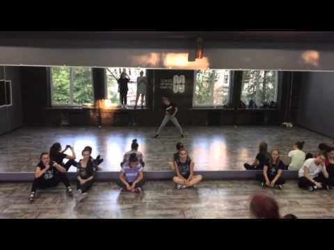 Ape Drums Ft. Vybz Kartel – Worl' Boss