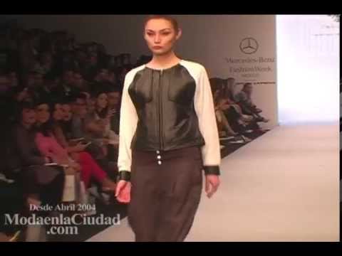 Mercedes-Benz Fashion Week México P/V 2015 | Desfile Lorena Saravia | www.ModaenlaCiudad.com