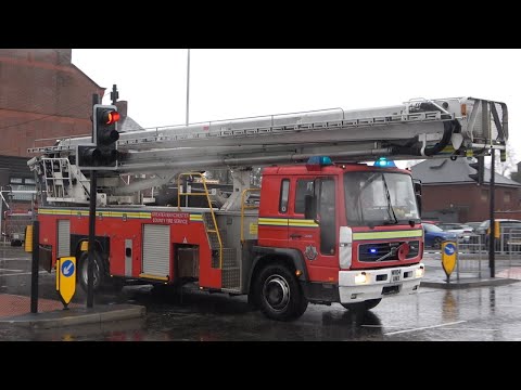 *RARE* Leigh's Hydraulic Platform Responding - Greater Manchester Fire & Rescue Service
