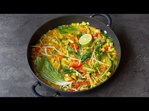 5 Minute Low FODMAP Vietnamese Coconut & Tempeh Curry