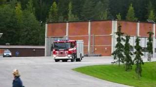 preview picture of video 'Kuopio 11 lähtee palohälytykseen / goes to a fire alarm'