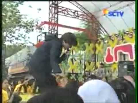 The Junas Monkey INBOX 06102011   YouTube
