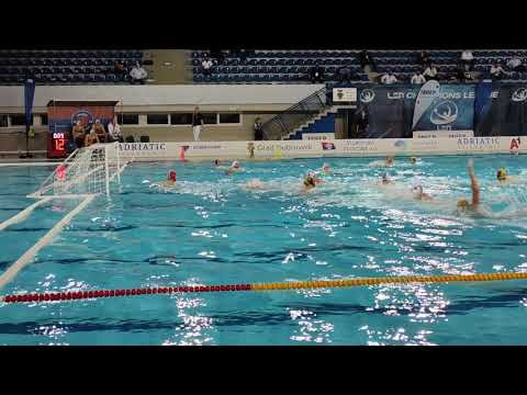 Last attempt for HAVK Mladost to equalize. VK Jug won 16:15 in thriller match