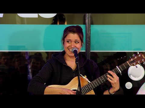 9 Zentimeter reichen aus - Elena Seeger | NightWash Talent Award 2019 - 2. Halbfinale