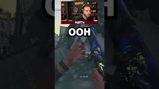 Il a pas dit une phrase sans insulte