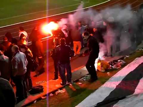 CS Fola Esch - Jeunesse Esch Pyroshow der Jeunesse-Fans 1