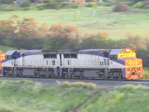 POTA AM2 With CFCLA VL Class Diesel Locomotives (27/10/2009) - PoathTV Australian Freight Trains