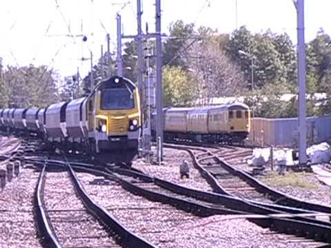 70005 at Carlisle Station working 4S42 Fiddlers Ferry - Hunerston Powerstation [02/05/2011]