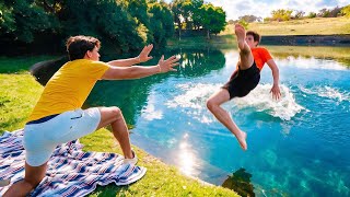 Briguei Fei0 Com O Admirador Secreto Da Fefe!!! *empurrei ele no lago