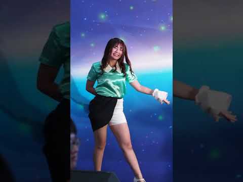 ONZE cover IZ*ONE (아이즈원) - 비올레타 (Violeta) + 하늘 위로 (UP / ABOVE THE SKY) FANCAM (Uni as Nako) 190601