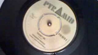 DESMOND DEKKER - Pickney Gal.