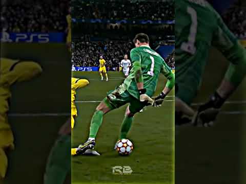 COURTOIS VS BEST GOALKEEPERS 🔥 (NAVAS, CASILLAS, BUFFON, NEUER)#shorts #fyp